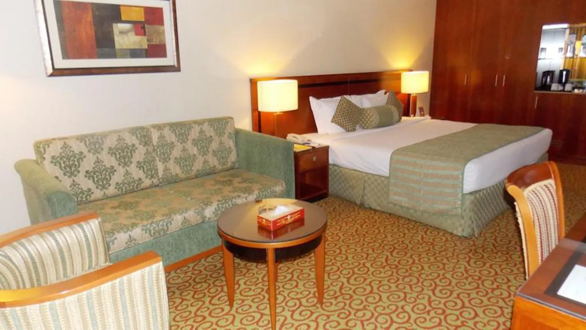 דובאי Ramee Royal Hotel