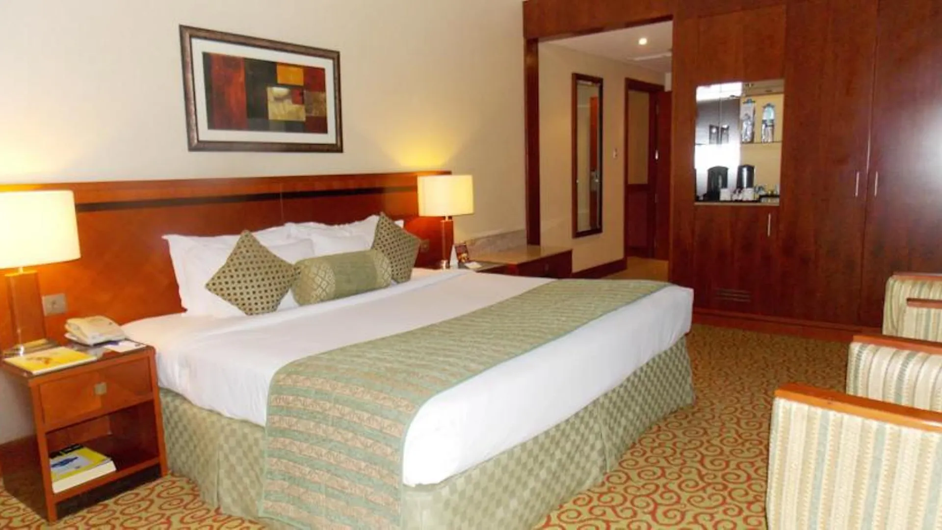 דובאי Ramee Royal Hotel